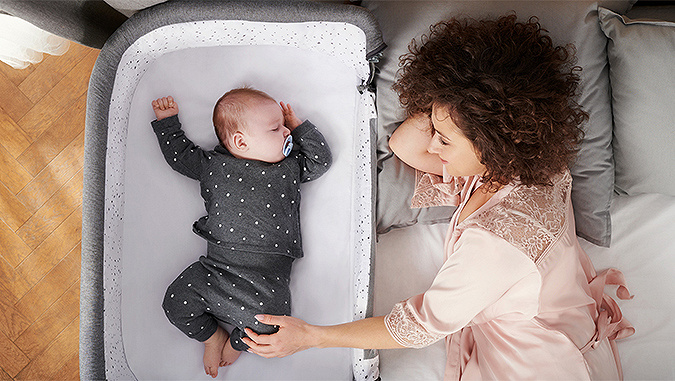 Łóżeczko dostawne dla niemowlaka – jak i jakie wybrać?