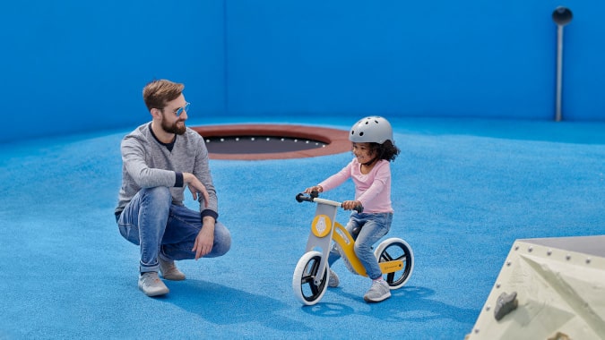 Rowerek biegowy - jaki wybrać i kiedy kupić go dla dziecka