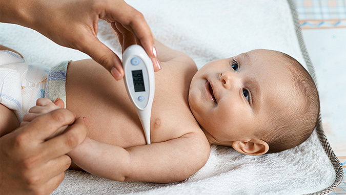 Termometr bezdotykowy dla dziecka i niemowlaka - gdzie i jak mierzyć temperaturę