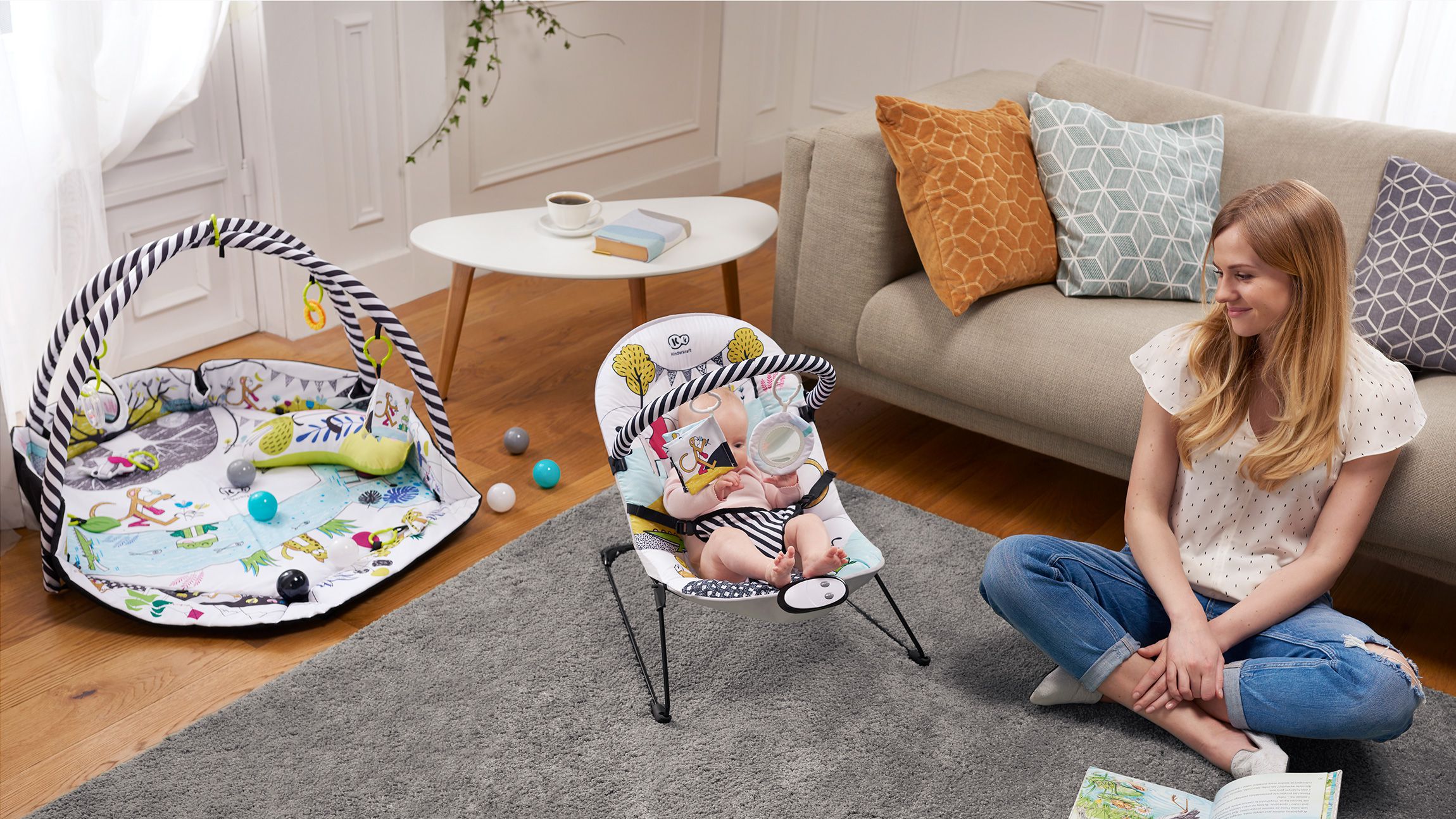 Bouncy chair which develops through play	