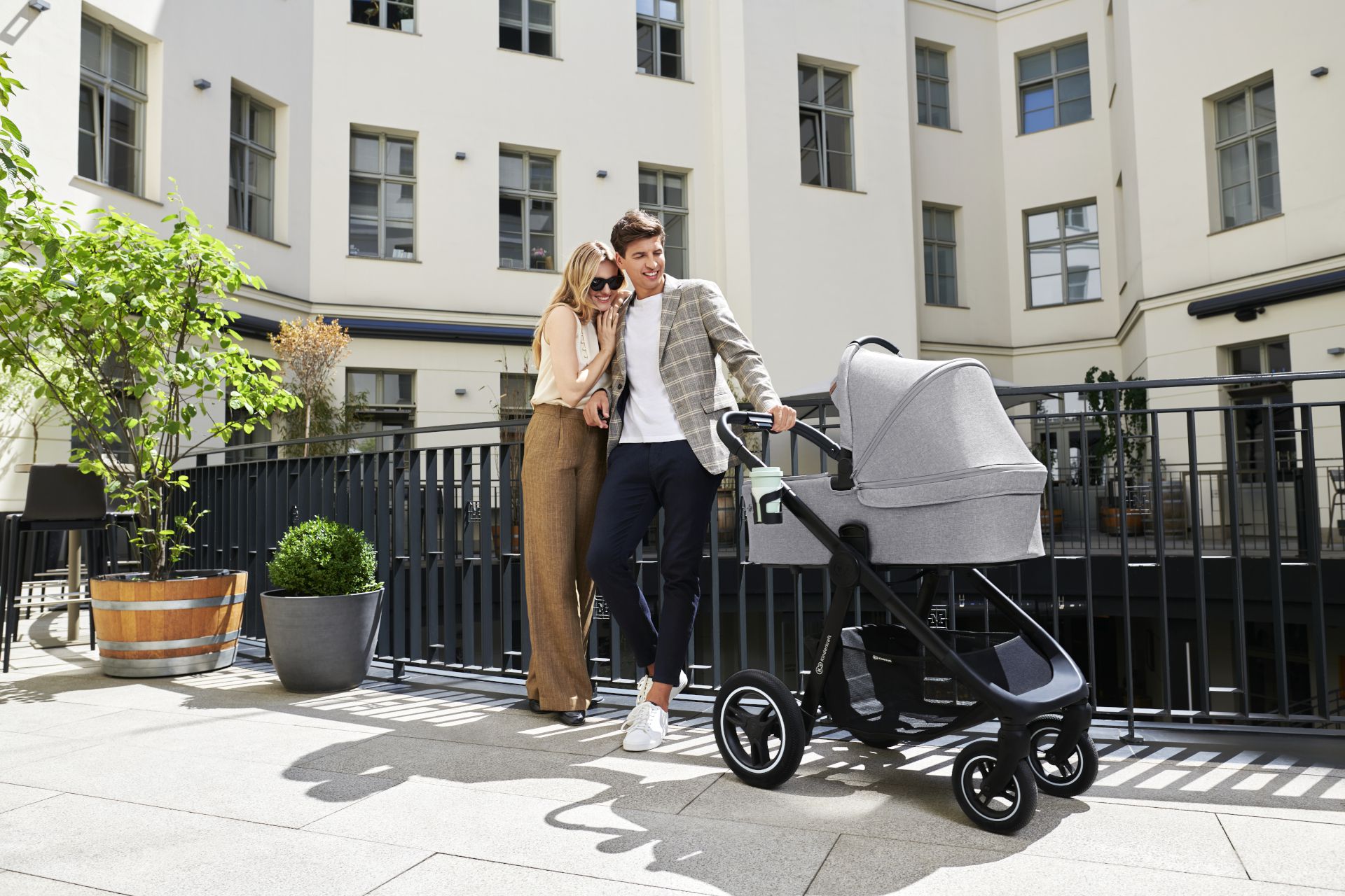 An amazing 2-in-1 pushchair for special duties